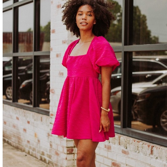 Violet Mini Puff Sleeves Dress Fushia 